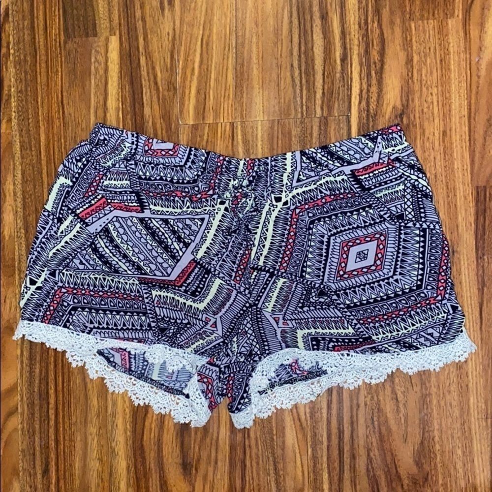 No Boundaries Lace Trim Patterned Shorts Size Medium